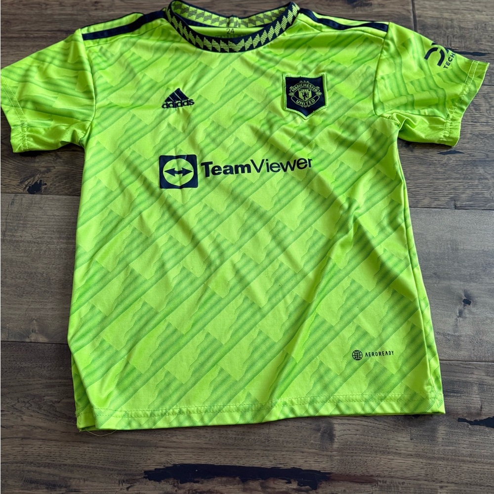 Adidas Kids Bright Green Soccer Jersey, Ronaldo #7, size UK/US 24, size 8 boys.